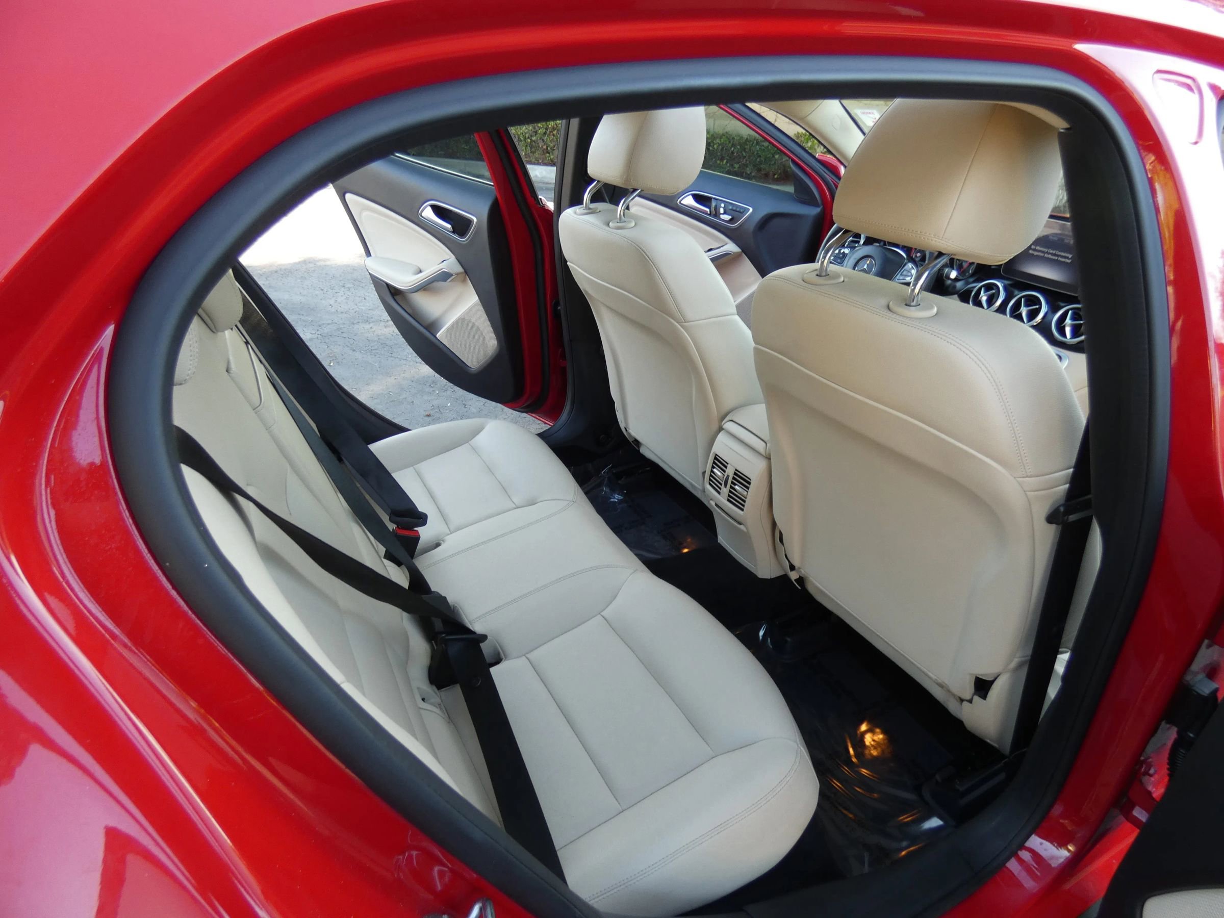 Used 2019 Mercedes-Benz GLA 250 image 34