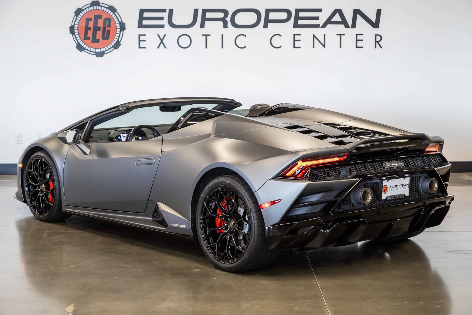 Used 2021 Lamborghini Huracan EVO RWD image 11