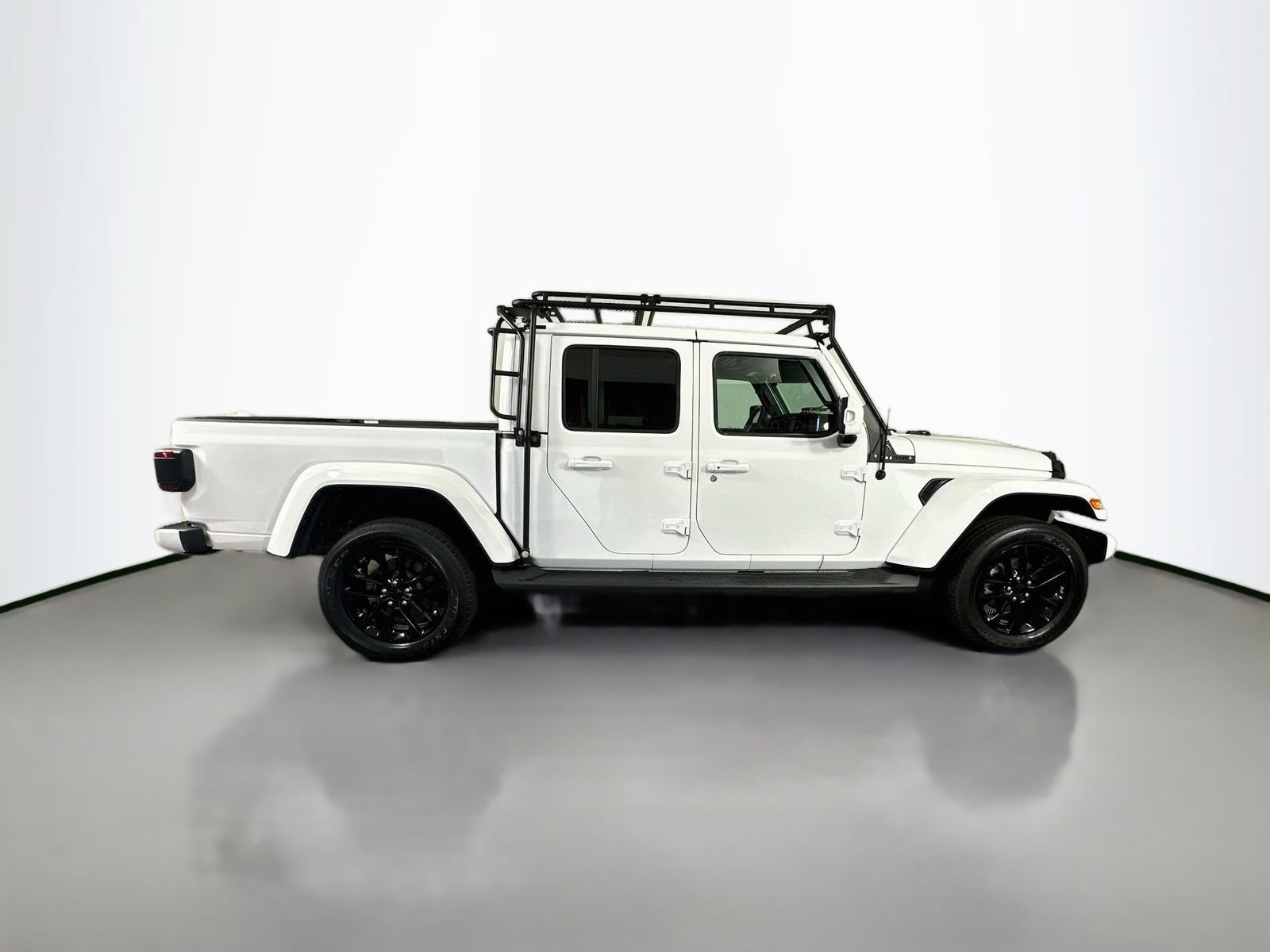 Used 2022 Jeep Gladiator Overland AWD/4WD image 8