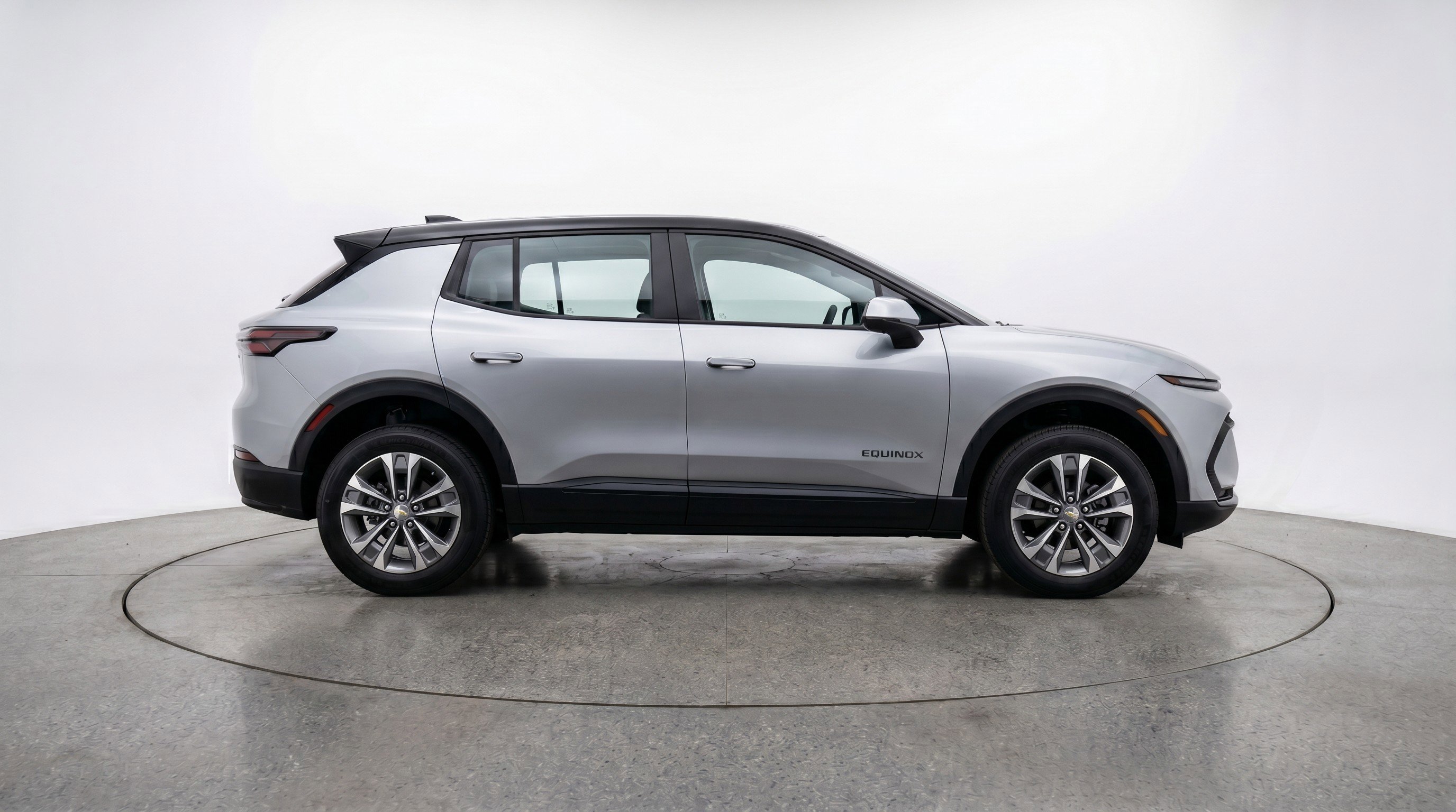 Used 2025 Chevrolet Equinox LT FWD image 11