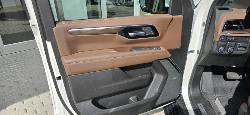 Used 2025 Chevrolet Tahoe High Country RWD image 18