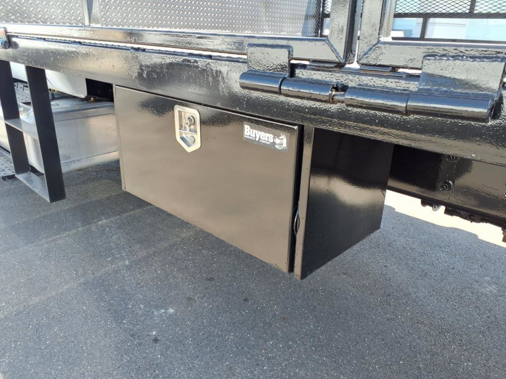 Used 2017 Ford F750 2WD Regular Cab Super Duty image 19