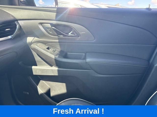 Used 2023 Chevrolet Traverse Premier FWD image 11