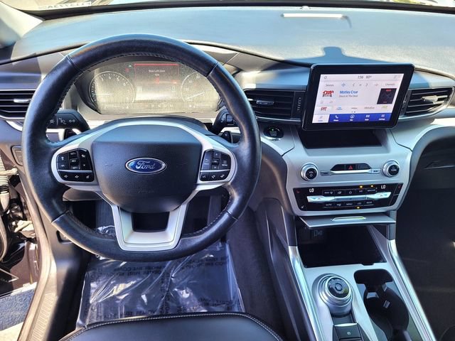 Certified 2021 Ford Explorer XLT w/ Equipment Group 202A AWD/4WD image 9