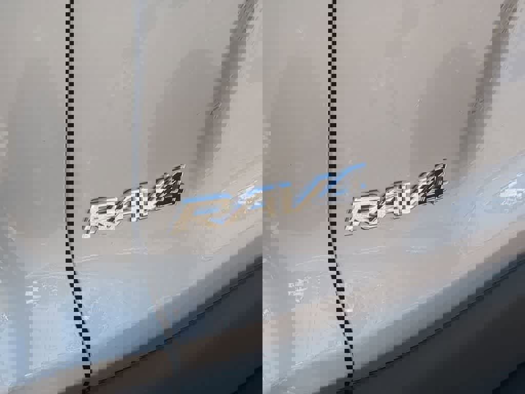 Used 2023 Toyota RAV4 XLE w/ XLE Grade Weather Package image 12