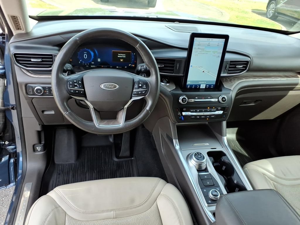 Used 2020 Ford Explorer Platinum w/ Premium Technology Package AWD/4WD image 7