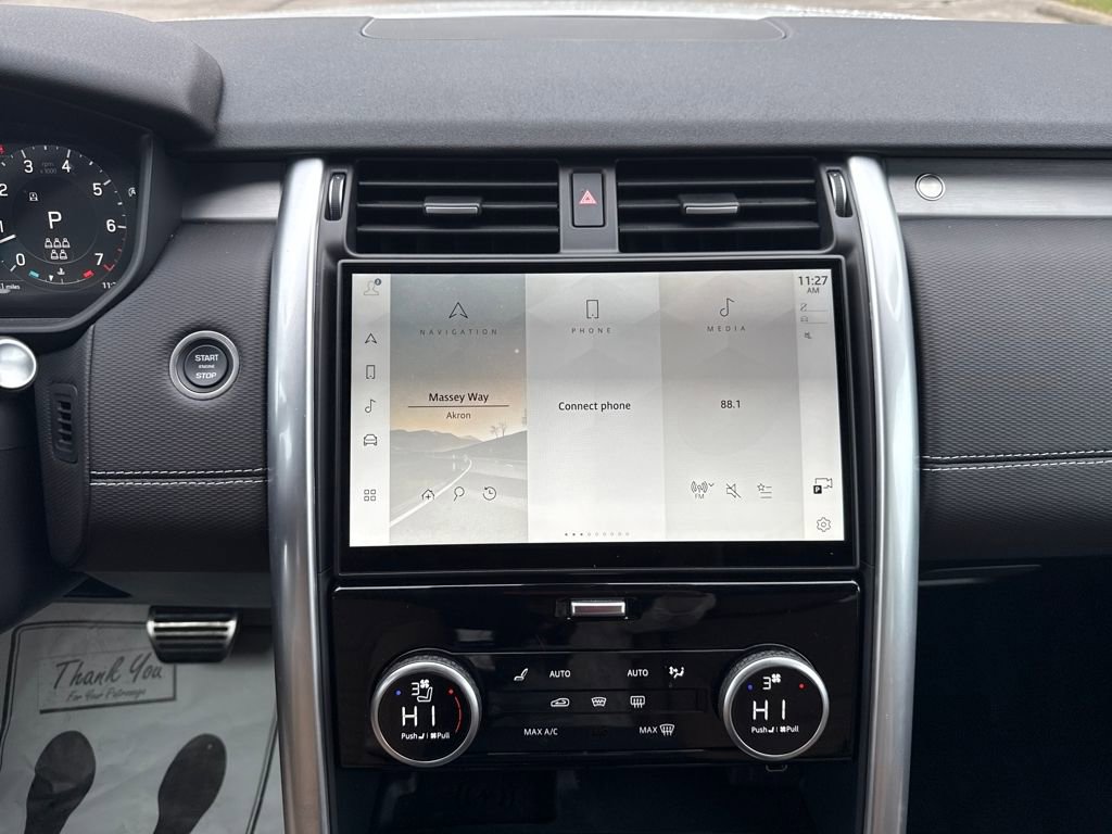 Used 2025 Land Rover Discovery Dynamic SE image 24