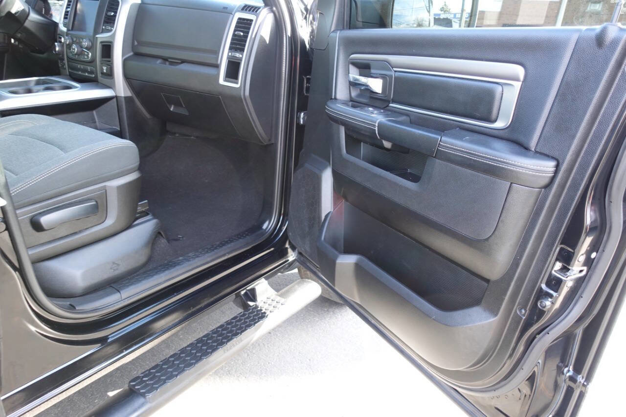 Used 2021 RAM 1500 Classic Warlock image 32