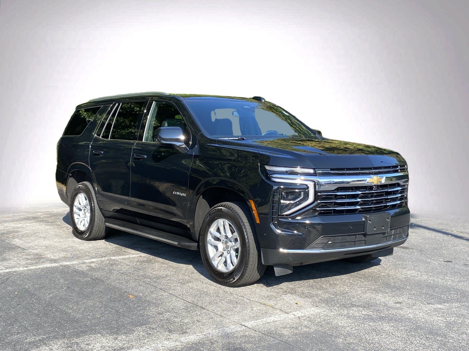 Used 2025 Chevrolet Tahoe LT AWD/4WD image 2