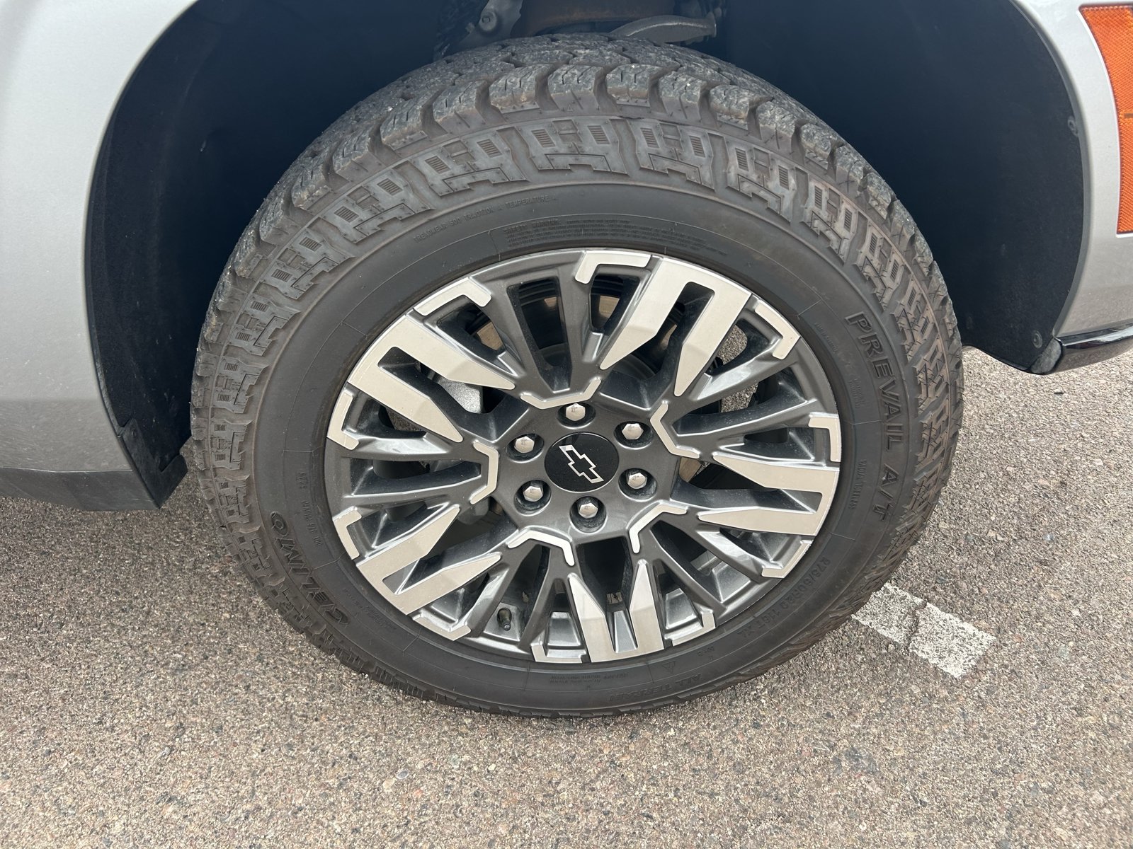 Used 2025 Chevrolet Tahoe Z71 AWD/4WD image 9