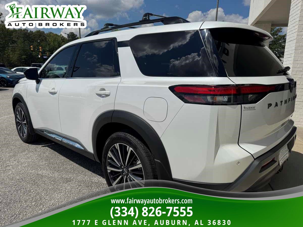 Used 2026 Nissan Pathfinder Platinum w/ Cargo Package FWD image 8