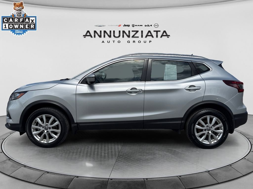 Used 2022 Nissan Rogue Sport SV w/ Technology Package image 2