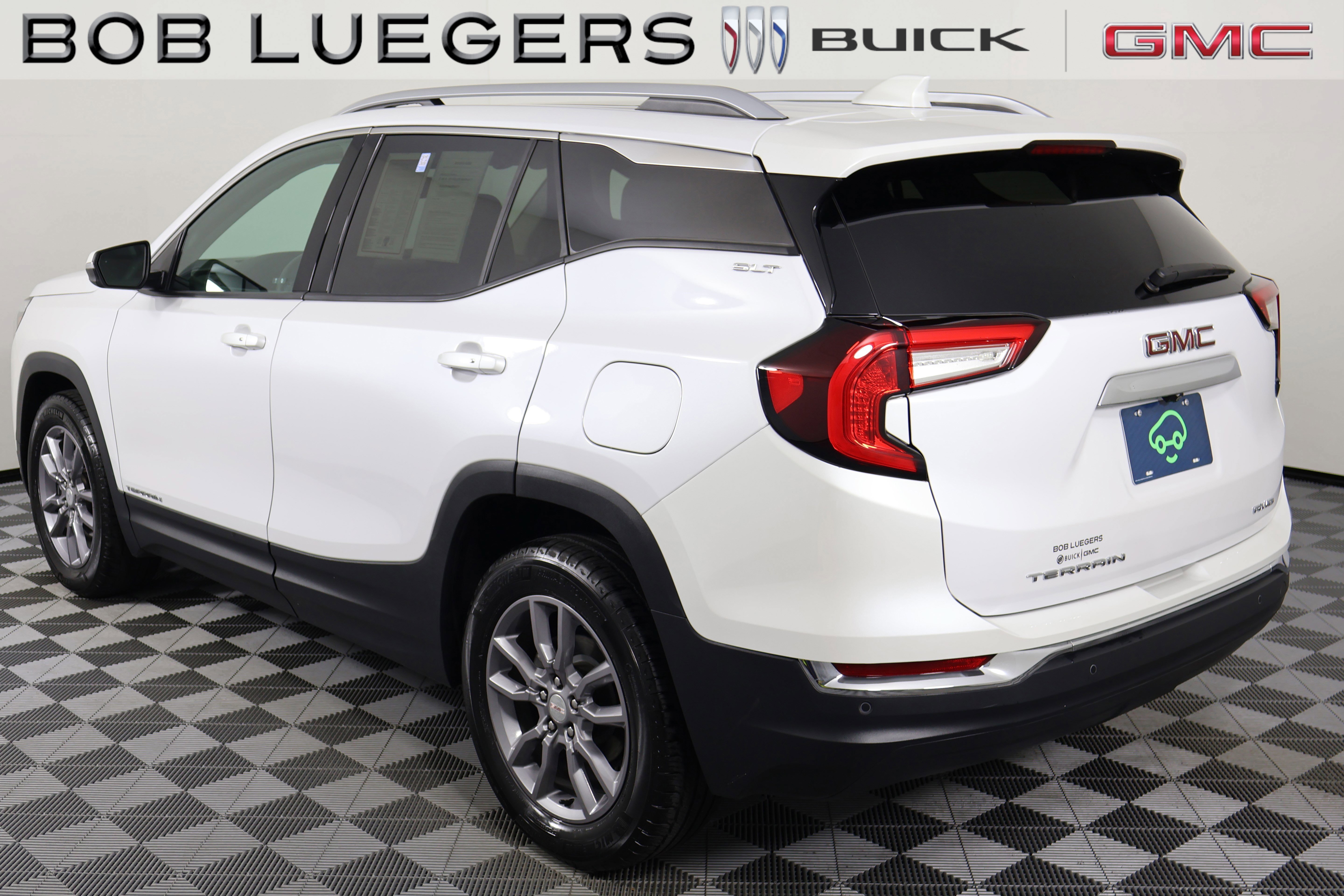 Certified 2024 GMC Terrain SLT w/ LPO, Floor Liner Package AWD/4WD image 5