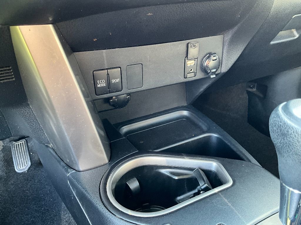 Used 2017 Toyota RAV4 LE image 19
