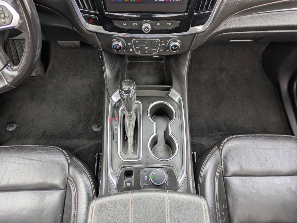Used 2020 Chevrolet Traverse LT FWD image 22