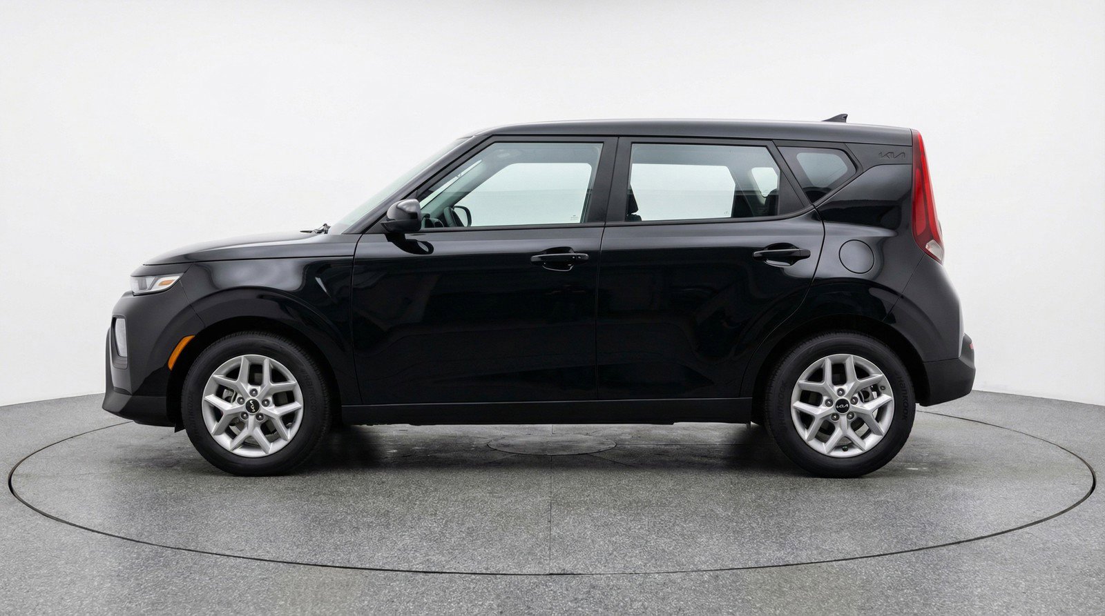 Used 2025 Kia Soul LX w/ LX Technology Package image 5