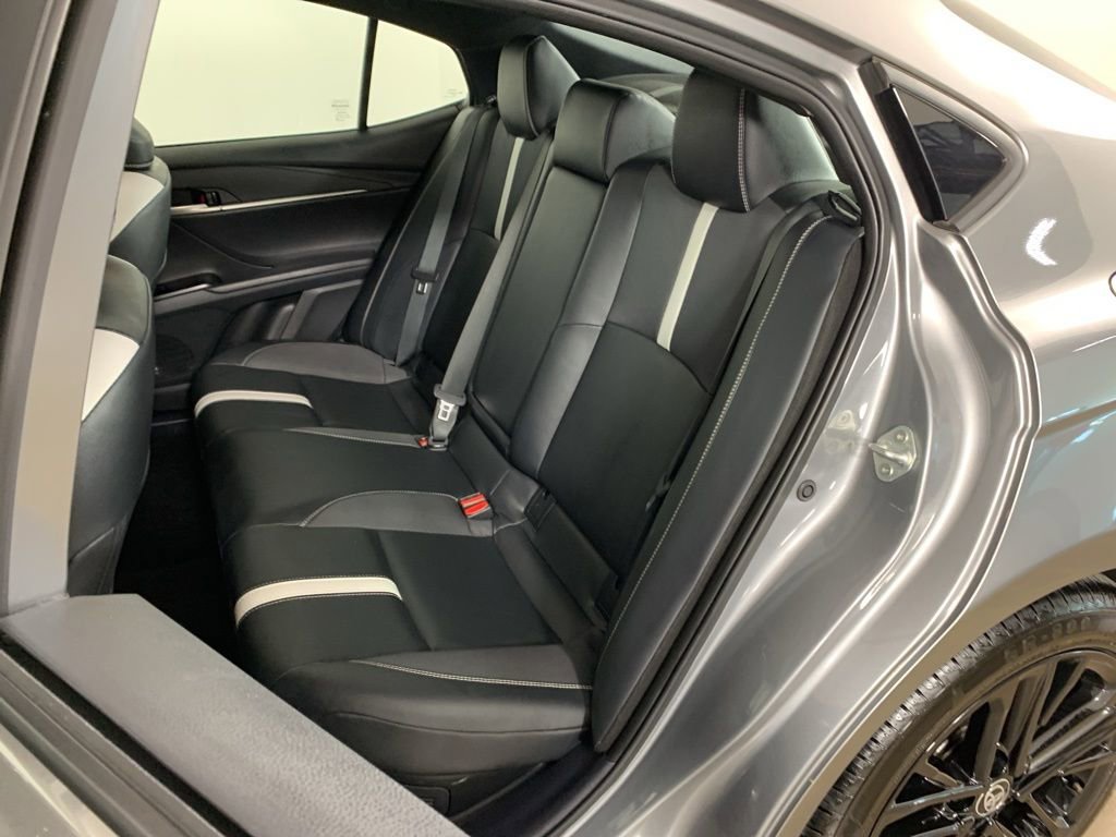 Used 2025 Toyota Camry SE image 31