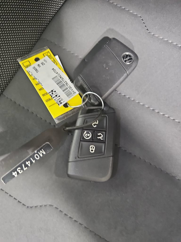 Used 2025 Volkswagen Taos SE FWD image 30