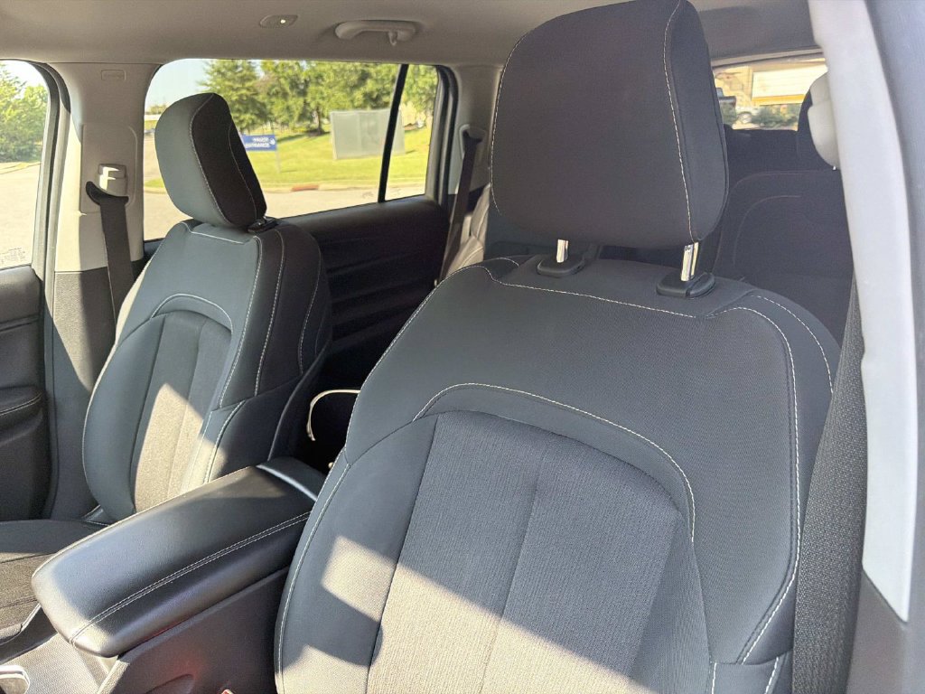 Used 2023 Jeep Grand Cherokee L Laredo RWD image 23