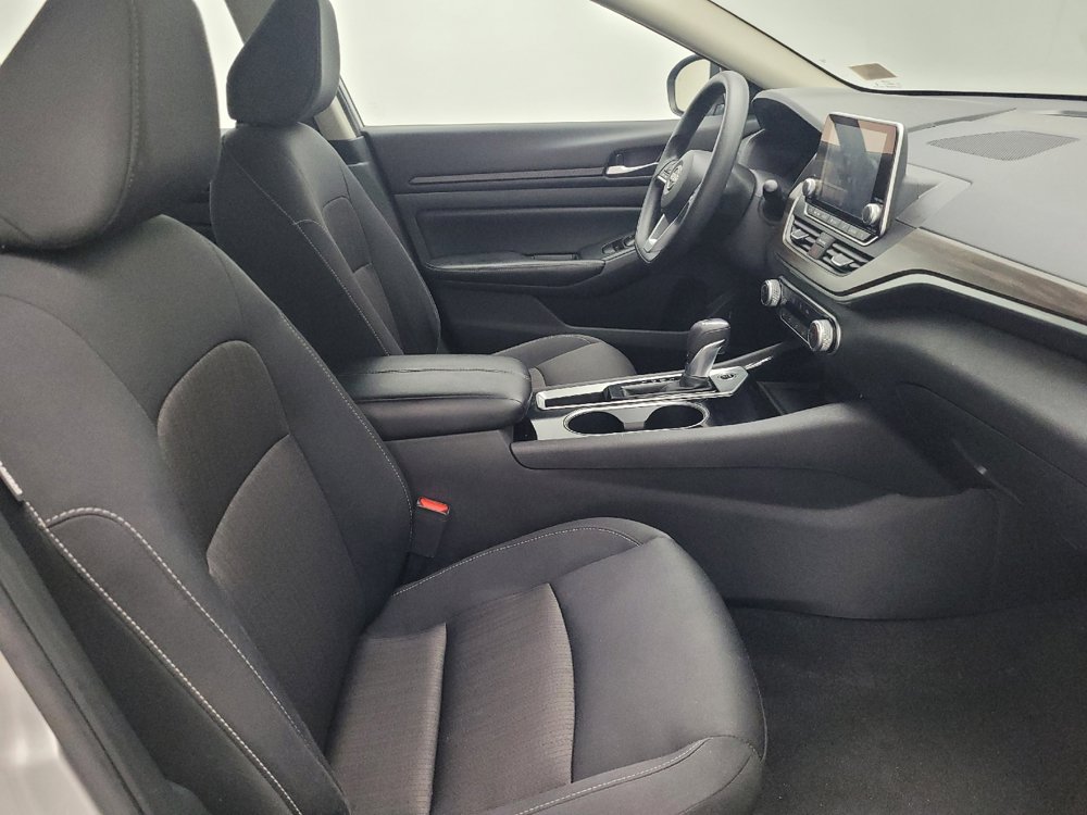 Used 2024 Nissan Altima 2.5 SV image 21