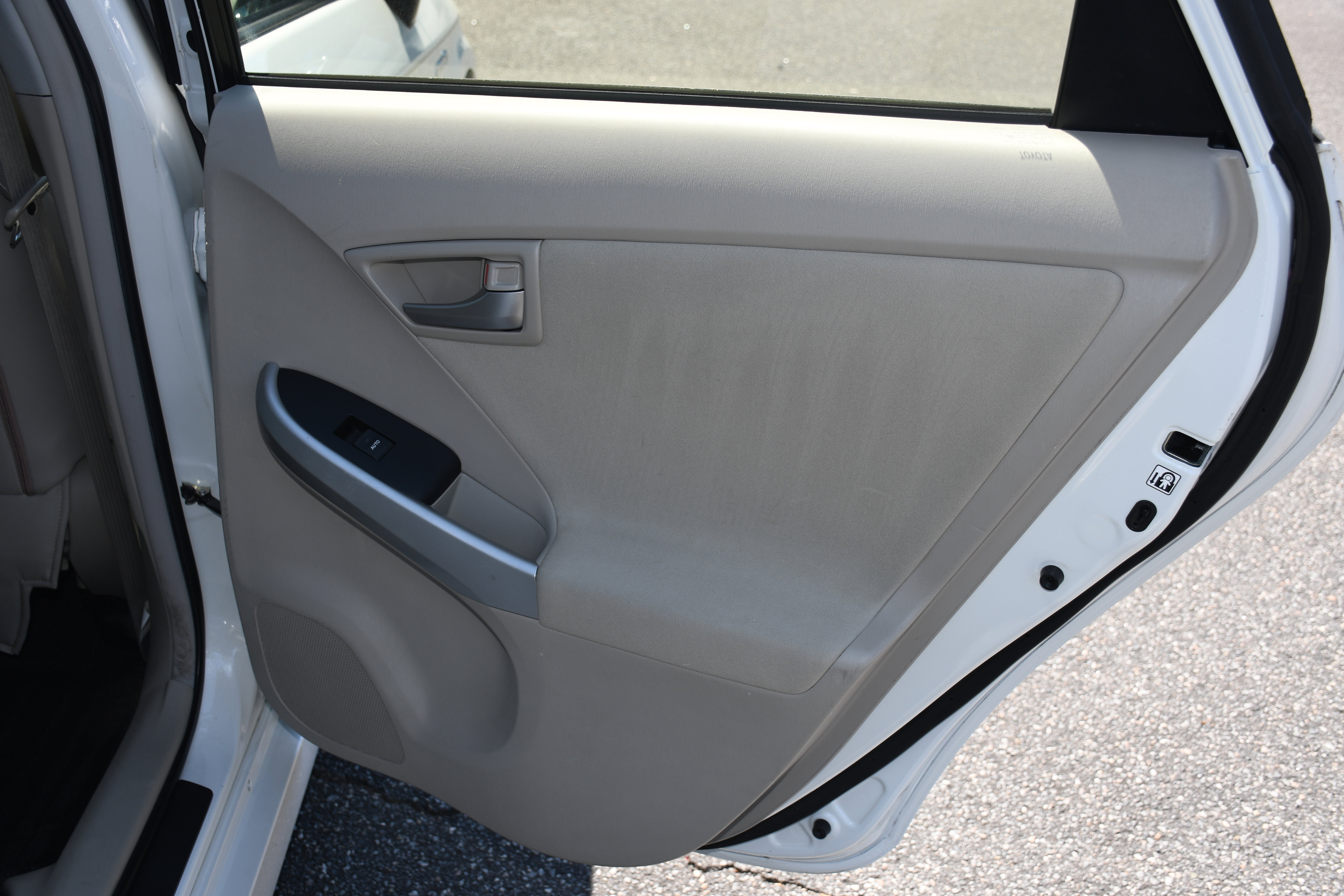 Used 2015 Toyota Prius Three w/ Solar Roof Package image 19