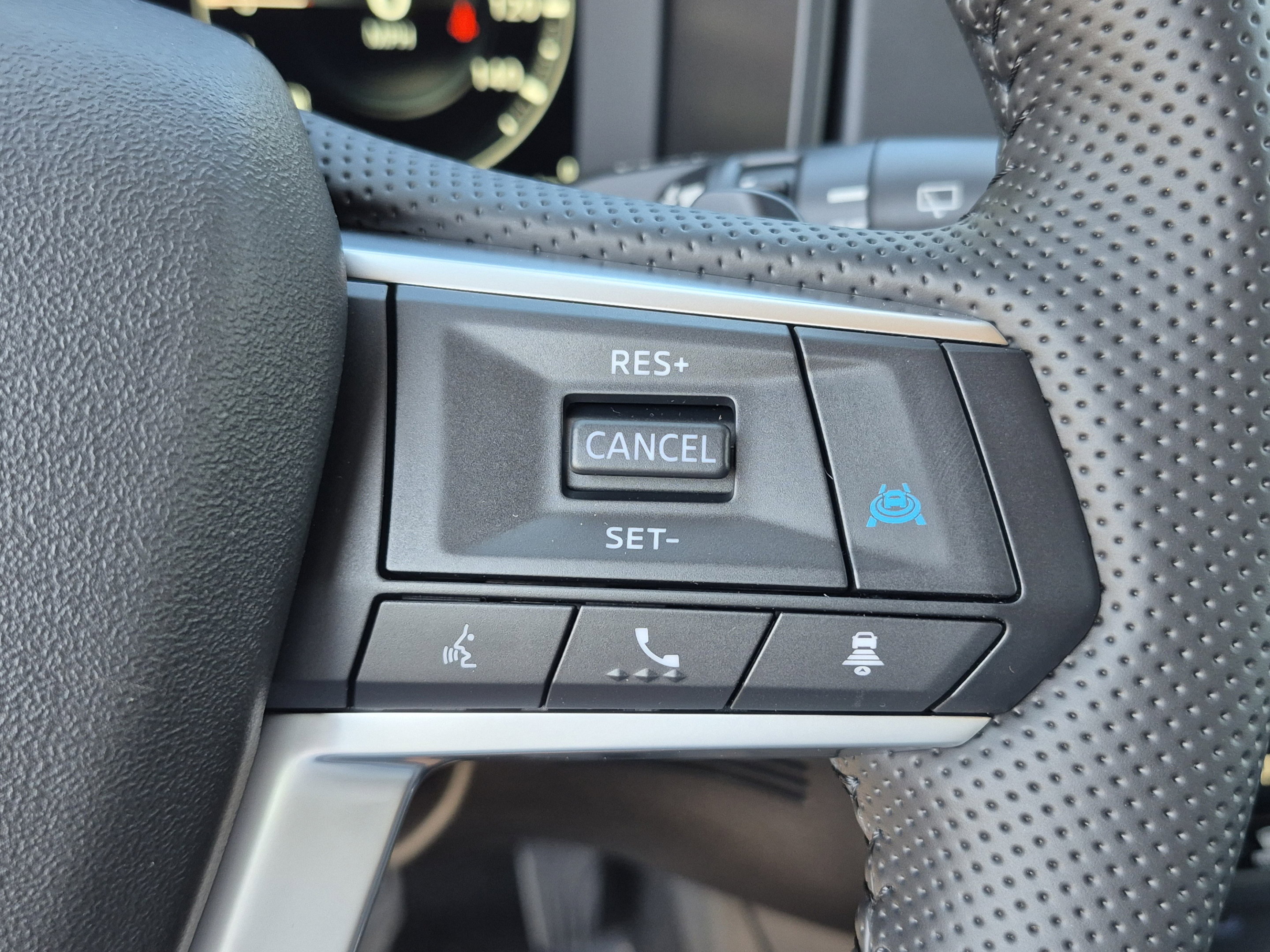 New 2026 Nissan Rogue SL w/ Family Package AWD/4WD image 31