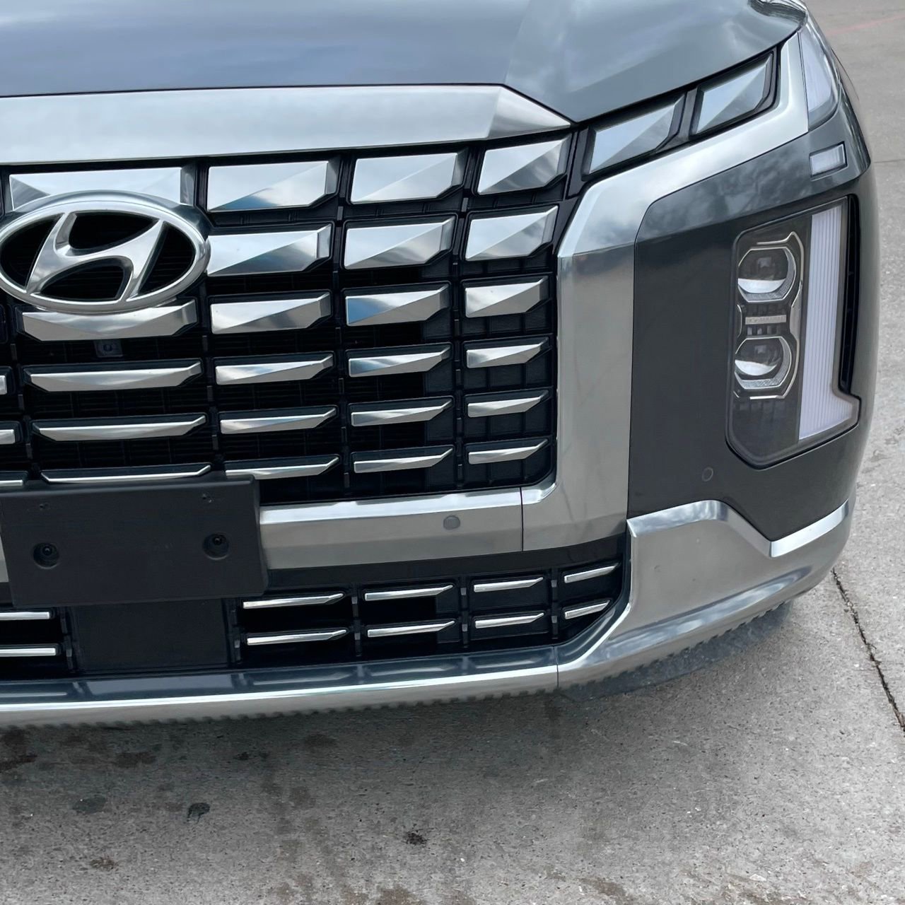 Used 2024 Hyundai Palisade Calligraphy image 8