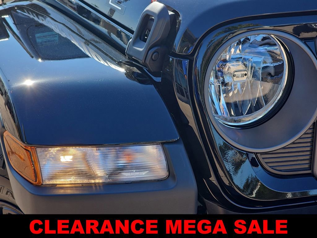 New 2025 Jeep Gladiator Willys image 32