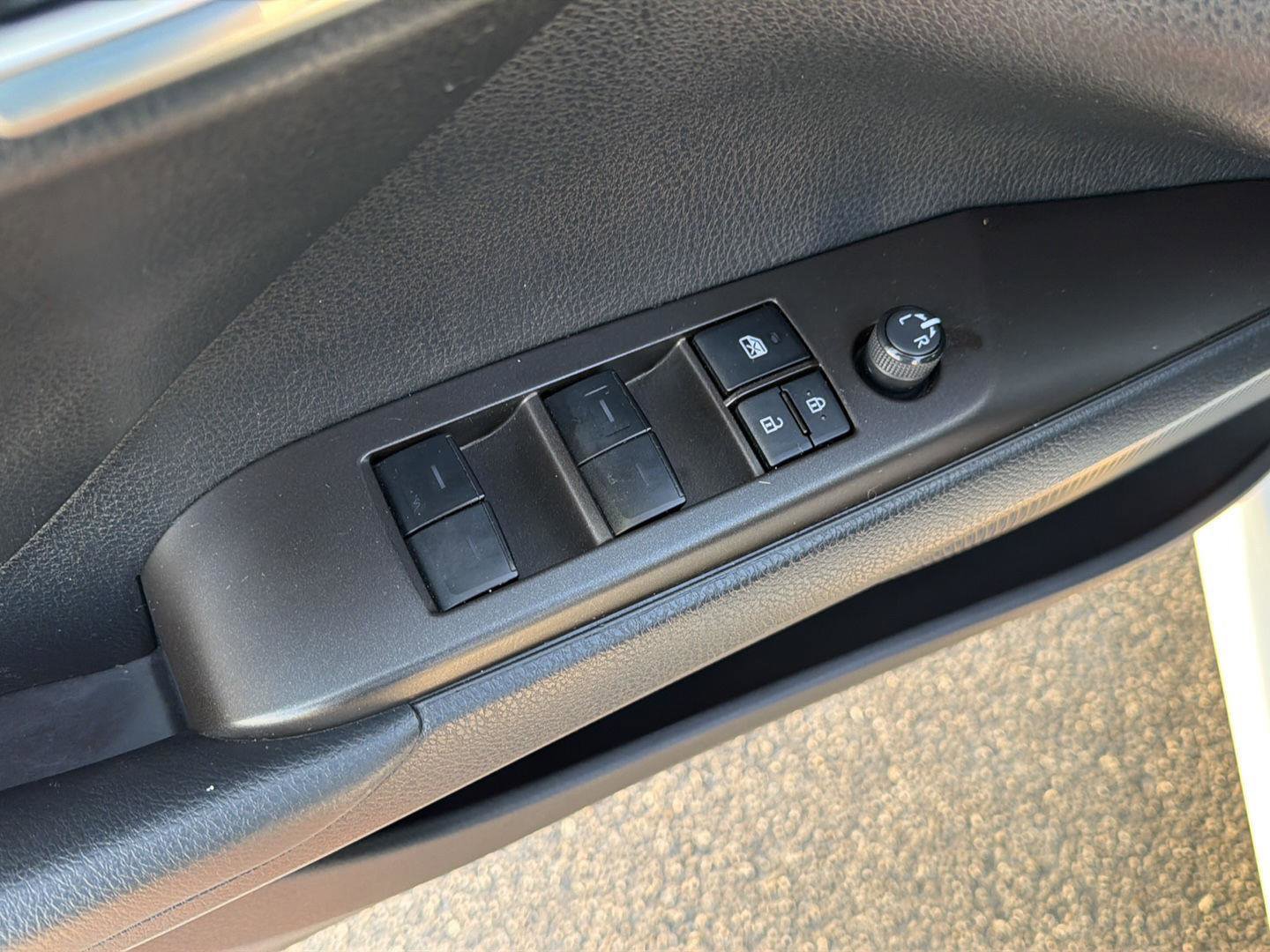 Certified 2022 Toyota Camry SE FWD image 31