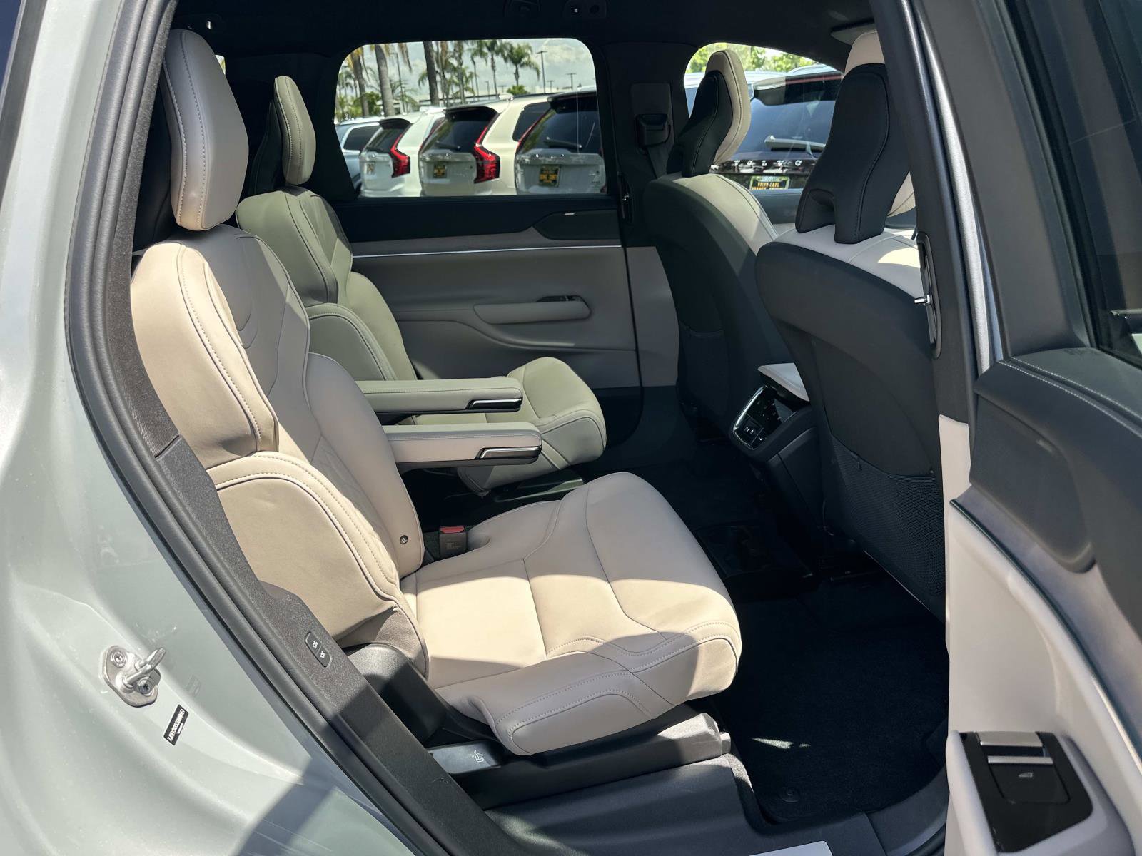 Certified 2025 Volvo EX90 Plus AWD/4WD image 25