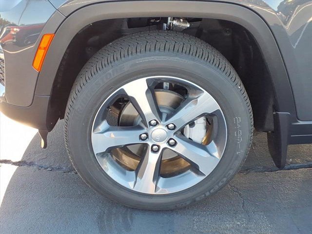 New 2025 Jeep Grand Cherokee Limited w/ MOPAR Finishing Package image 20