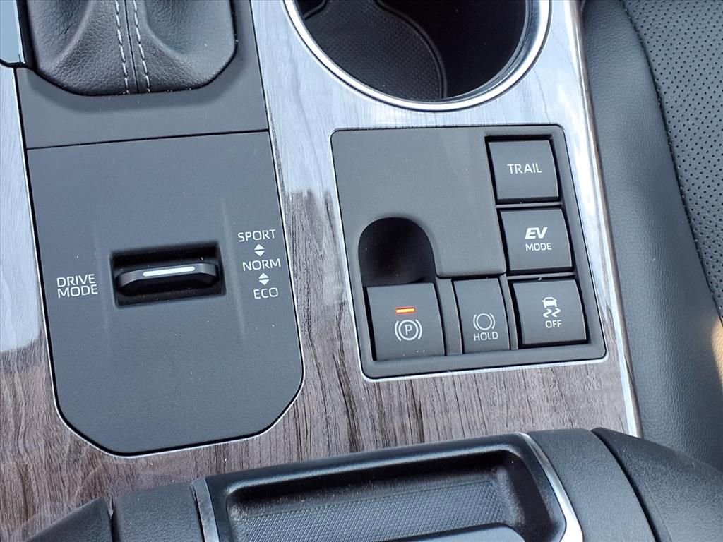 Used 2025 Toyota Highlander Platinum image 31