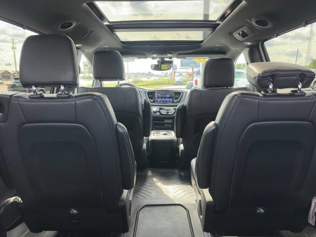 Used 2022 Chrysler Pacifica Touring-L w/ S Appearance Package AWD/4WD image 21