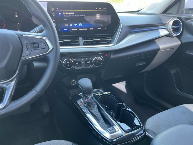 Used 2024 Chevrolet Trax LT w/ Driver Confidence Package FWD image 14