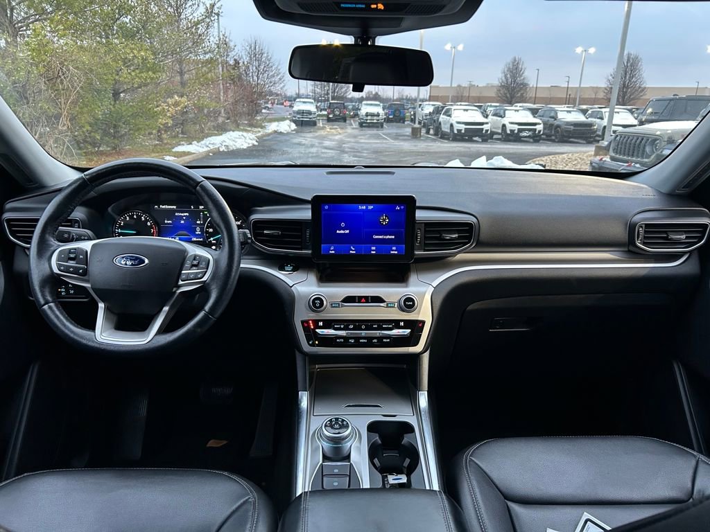 Used 2020 Ford Explorer XLT w/ Equipment Group 202A image 9