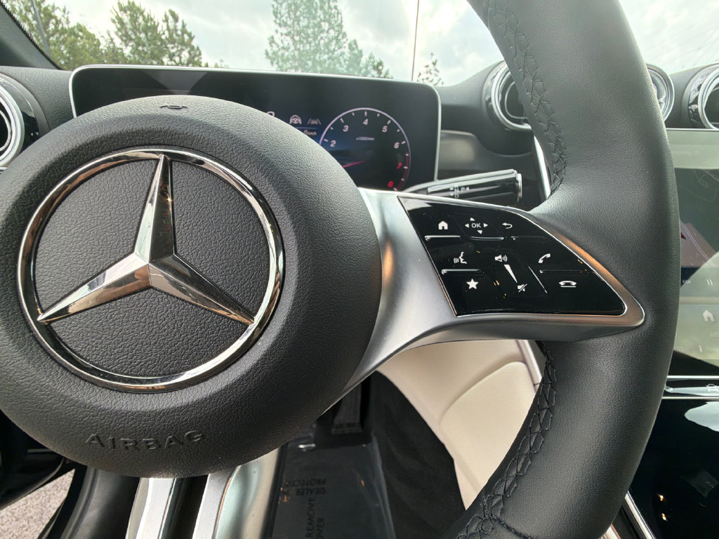 Used 2026 Mercedes-Benz GLC 300 4MATIC image 29