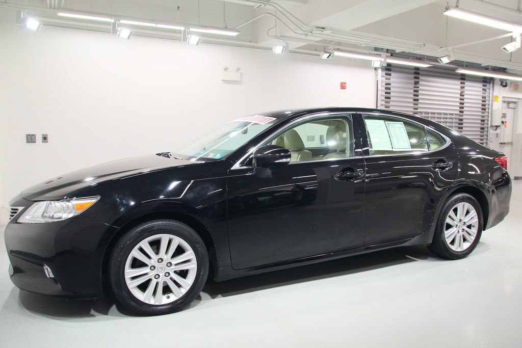 Used 2014 Lexus ES 350 w/ Premium Package FWD image 3