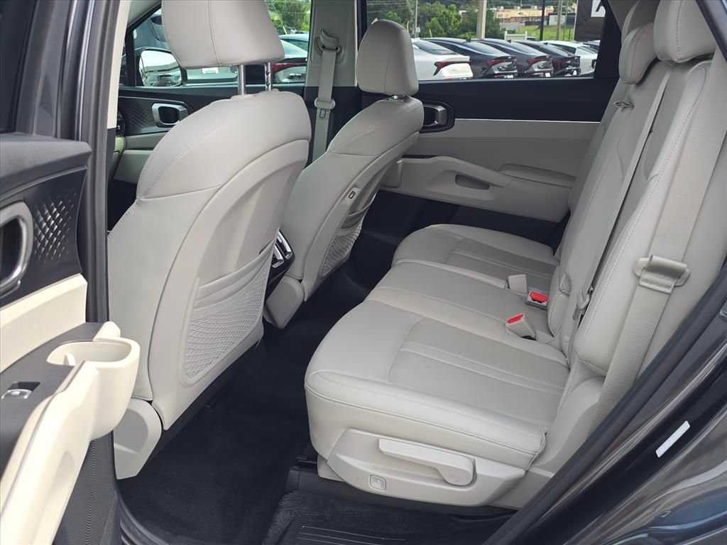 Certified 2023 Kia Sorento S FWD image 10