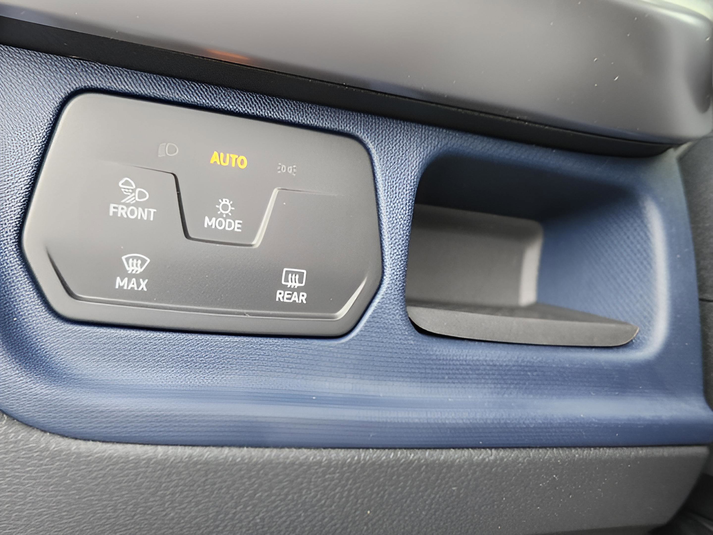 New 2025 Volkswagen ID. Buzz Pro S RWD image 16