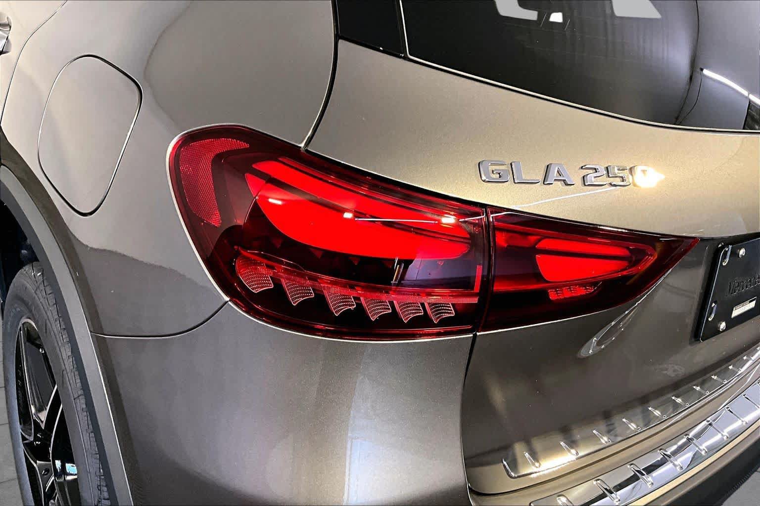 New 2026 Mercedes-Benz GLA 250 4MATIC image 5