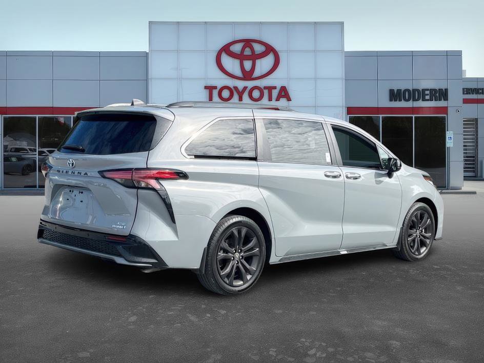 Certified 2024 Toyota Sienna XSE image 7
