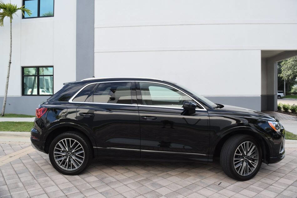 Used 2022 Audi Q3 2.0T Premium w/ Convenience Package AWD/4WD image 7