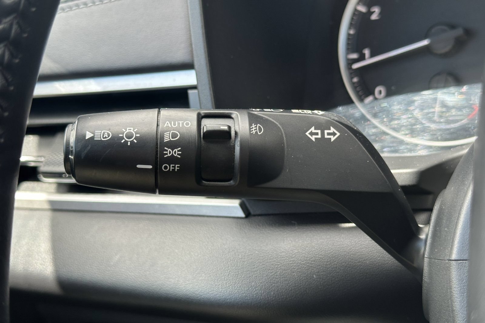 Used 2024 Mitsubishi Outlander AWD image 39