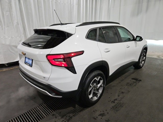 Certified 2024 Chevrolet Trax LT w/ LT Convenience Package image 3