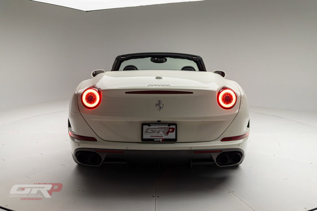 Used 2017 Ferrari California T RWD image 4