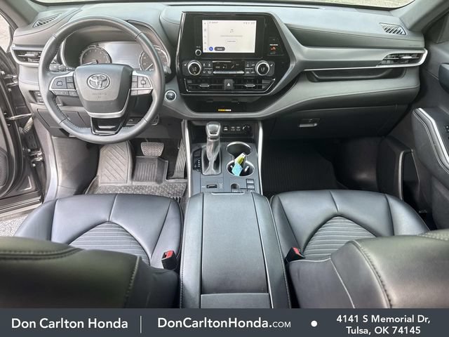 Used 2024 Toyota Highlander XSE FWD image 21