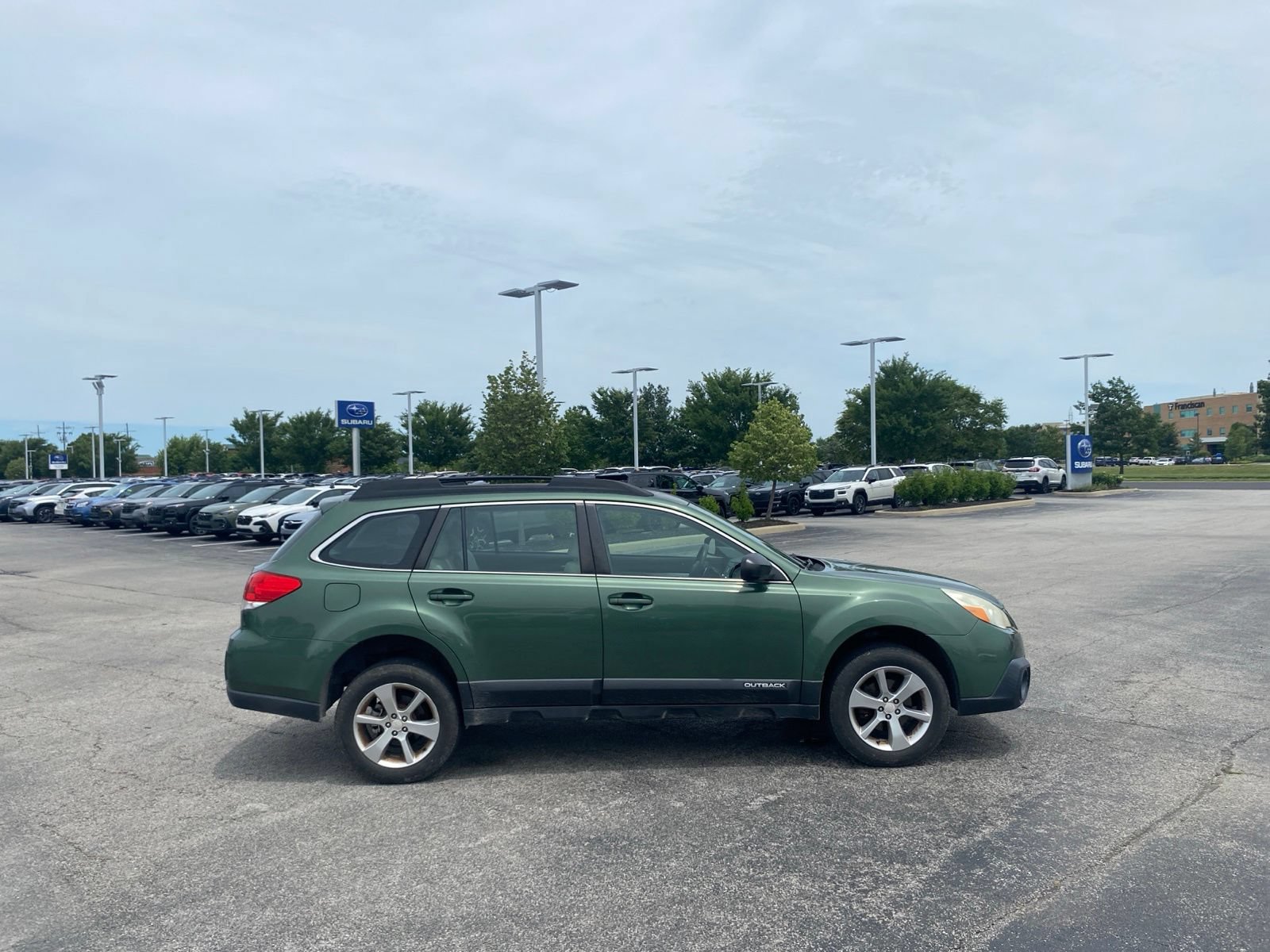 Used 2014 Subaru Outback 2.5i w/ Alloy Wheel Package AWD/4WD image 13