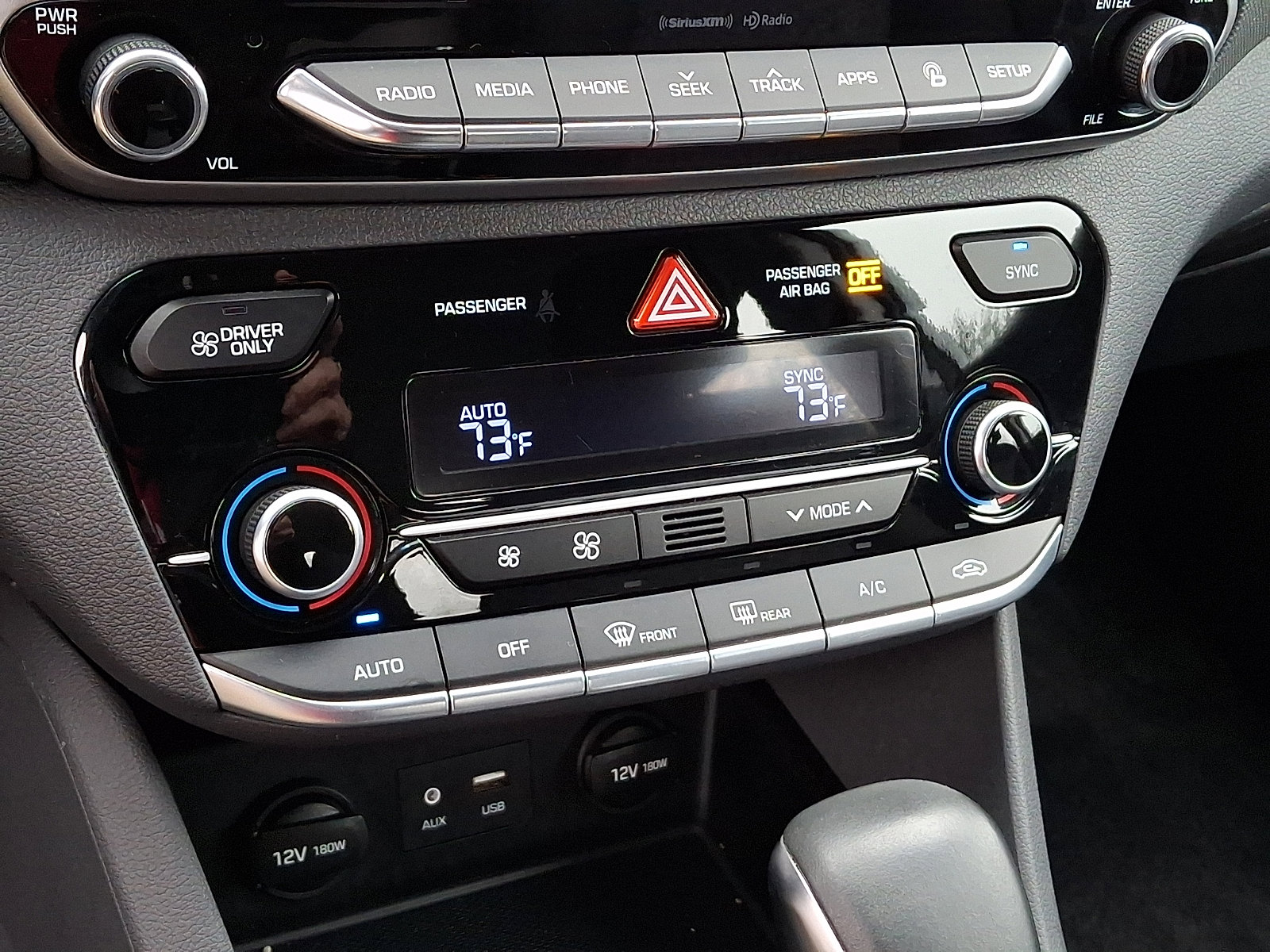 Used 2019 Hyundai Ioniq Plug-In Hybrid image 14