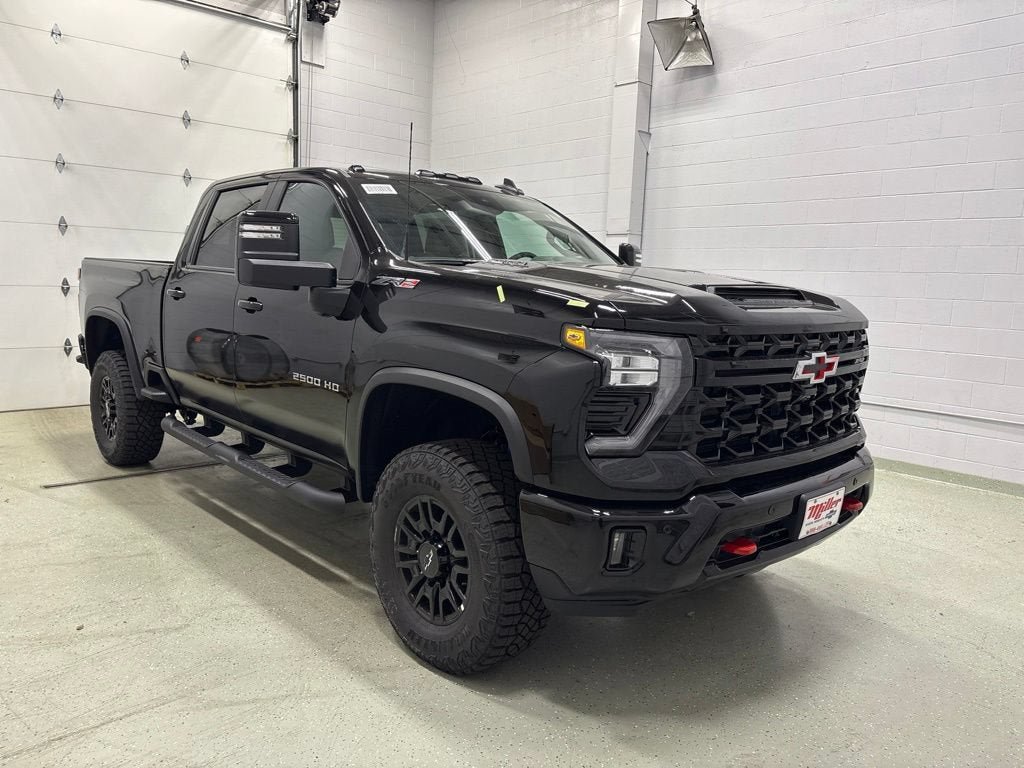 New 2026 Chevrolet Silverado 2500 ZR2 AWD/4WD image 2