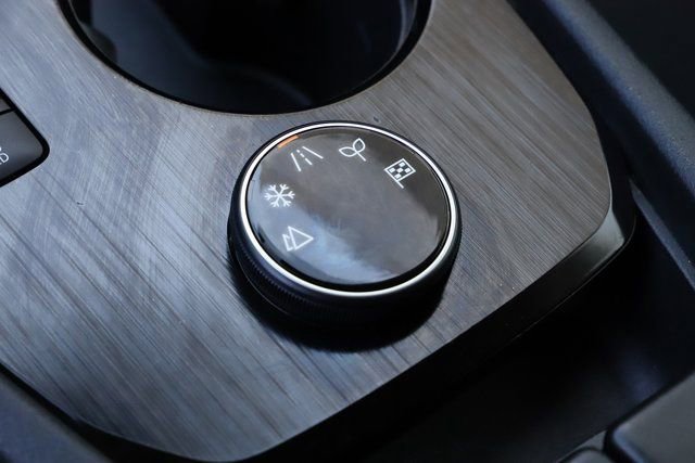 Used 2023 Nissan Rogue S image 27